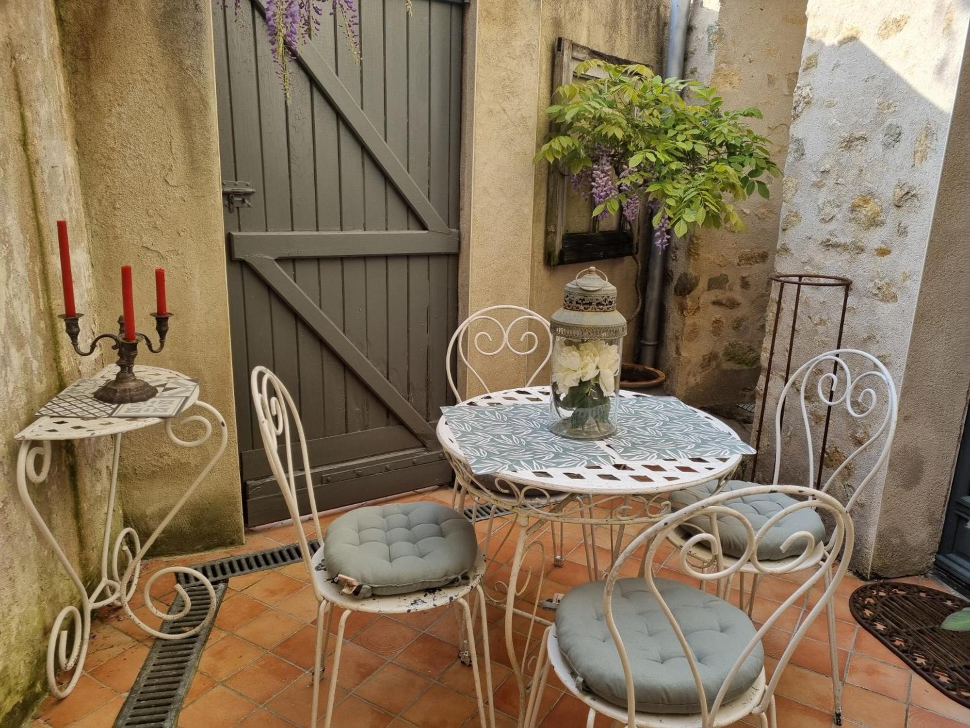 Charmante Maison Ancienne Avec Cour 알랑송 외부 사진
